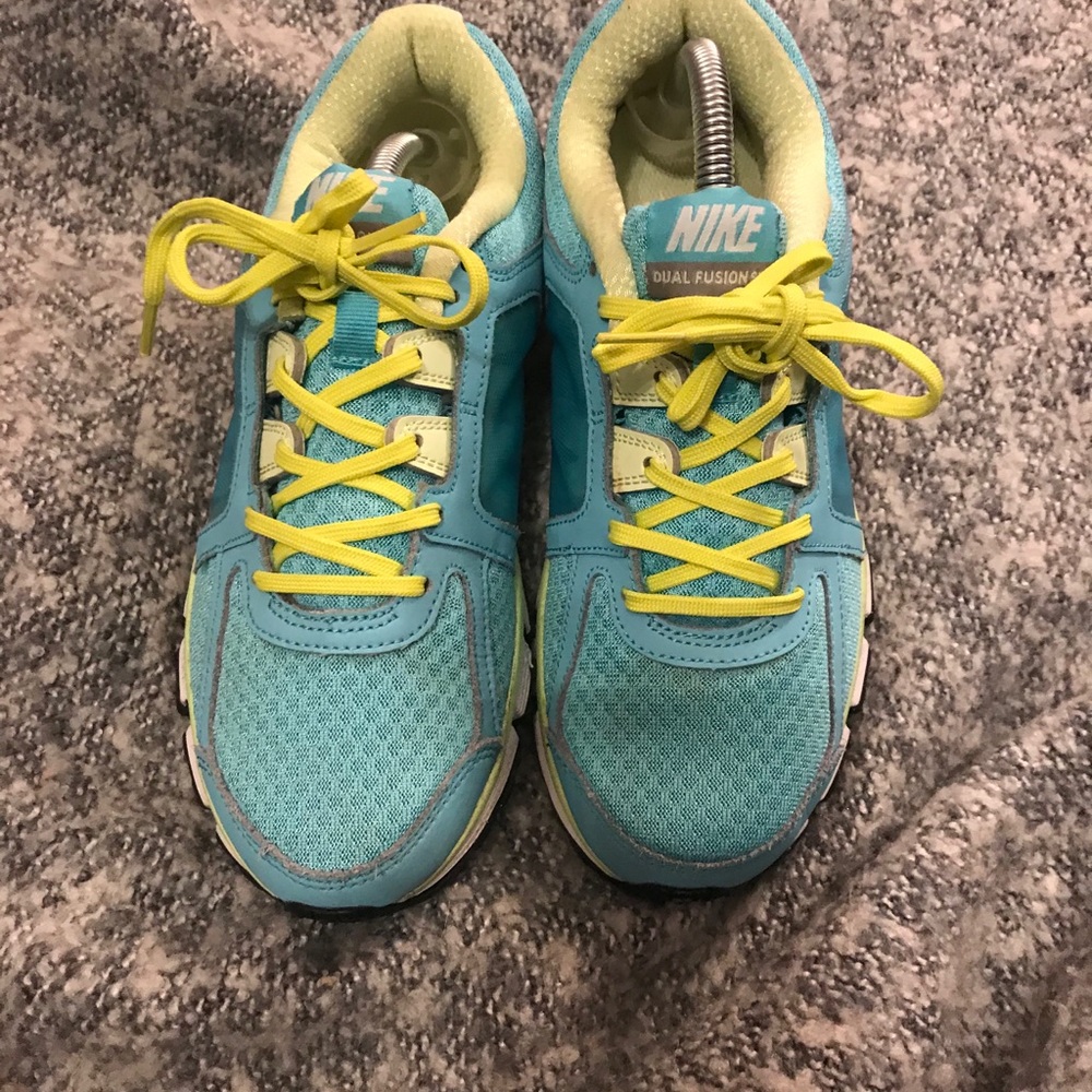 Shoes - Picture 2 of 11
